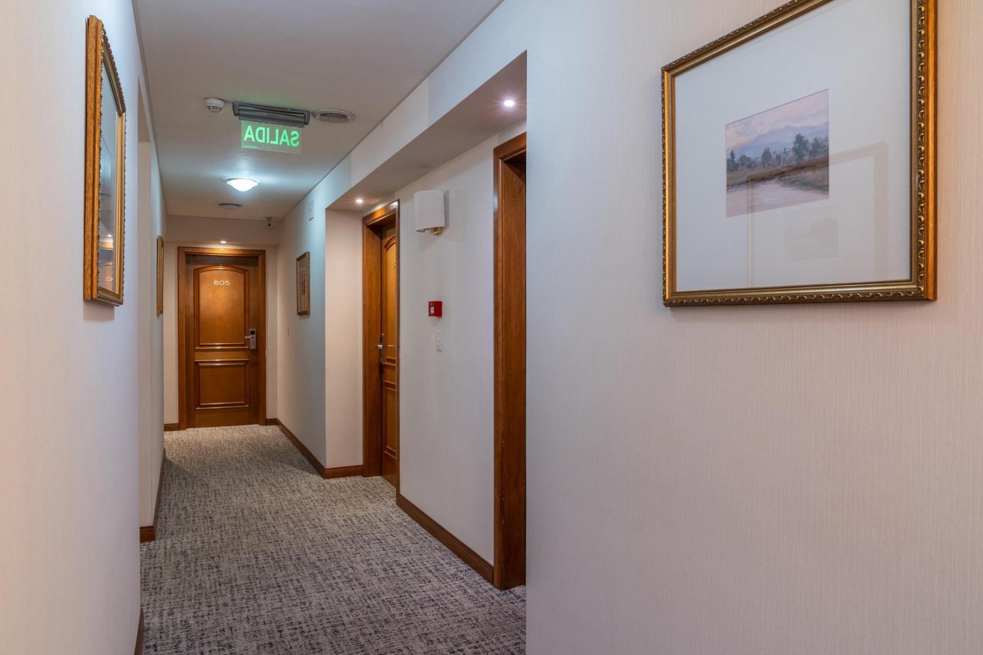 Hotel Intersur Recoleta Буэнос-Айрес Экстерьер фото